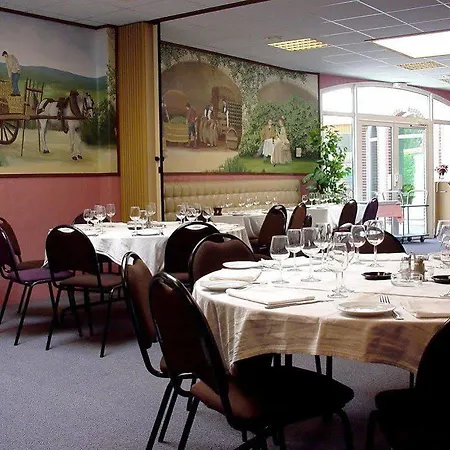 Western Le Relais Du Vigneron וורטי