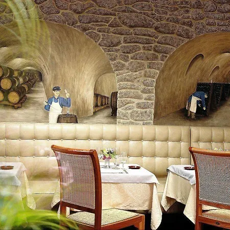 Western Le Relais Du Vigneron וורטי