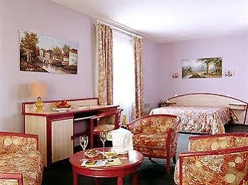 Western Le Relais Du Vigneron וורטי