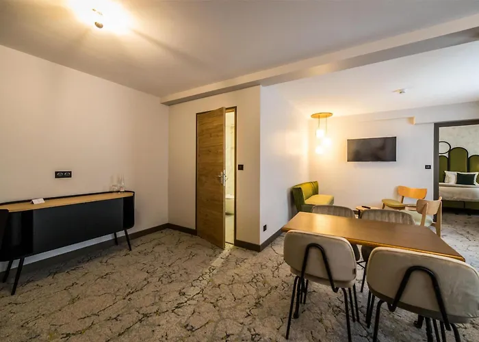 Western Le Relais Du Vigneron וורטי