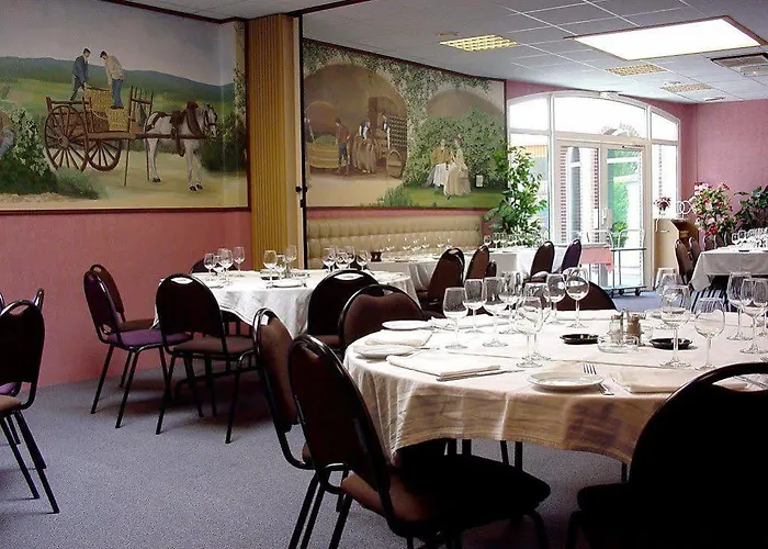 Western Le Relais Du Vigneron וורטי